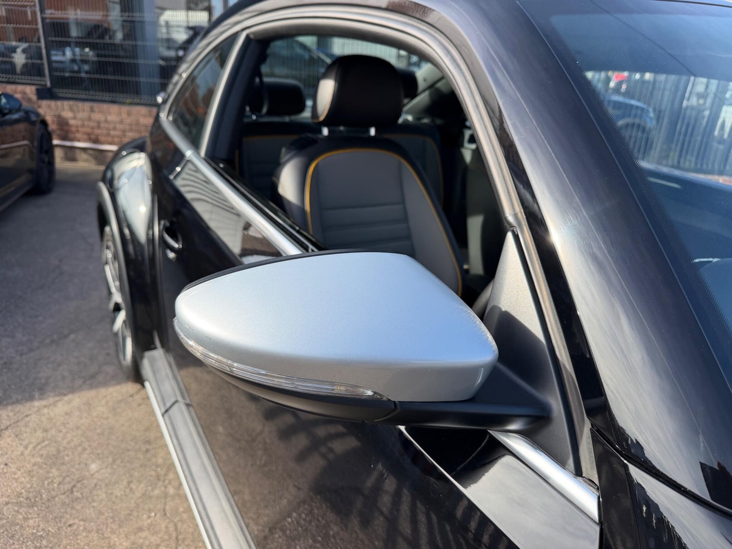 Used Volkswagen Beetle 2017 for sale - 78157828: Photo 8