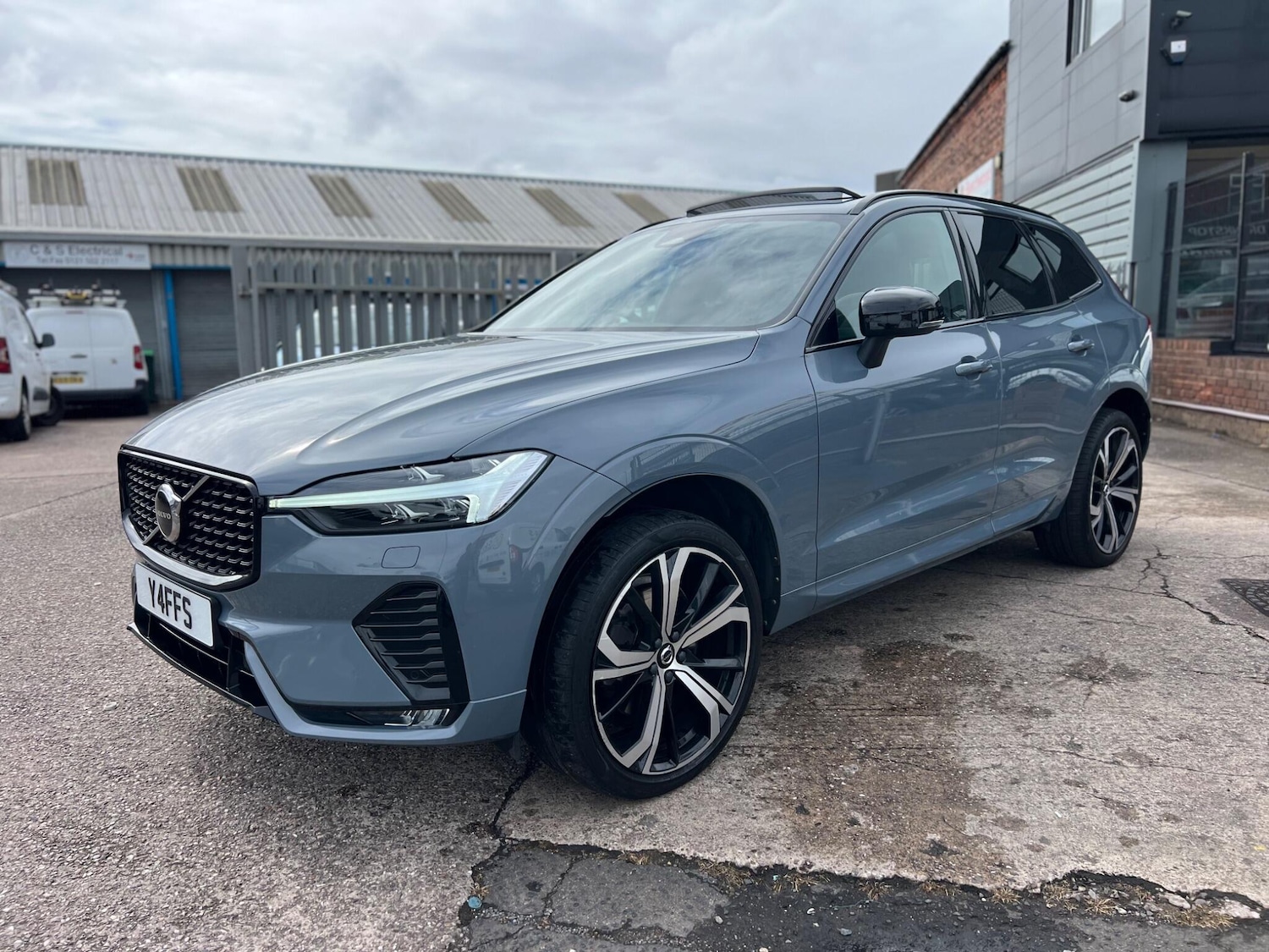 Used Volvo XC60 2021 for sale - 77039710: Photo 2