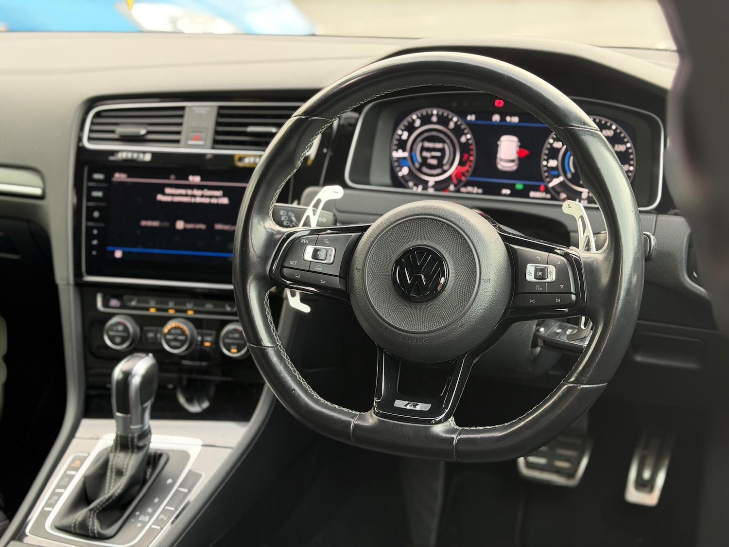 Used Volkswagen Golf 2017 for sale - 77040257: Photo 29