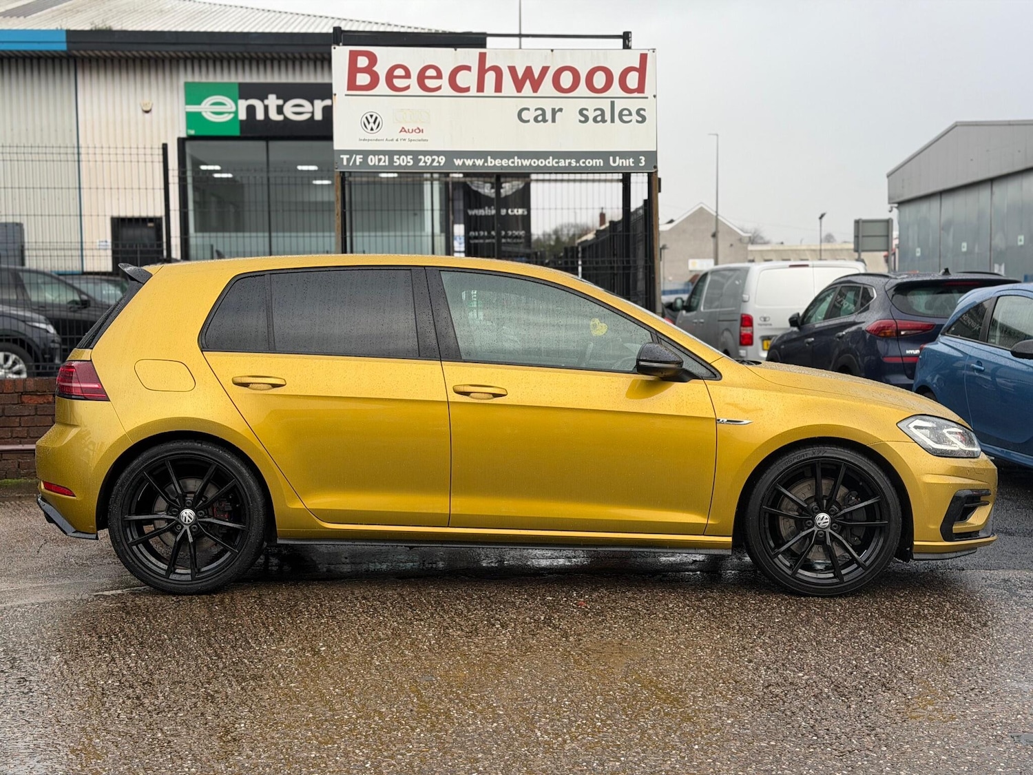 Used Volkswagen Golf 2017 for sale - 77040257: Photo 3