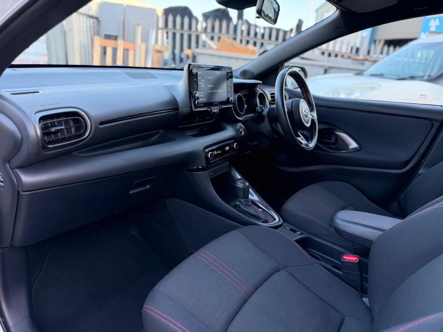 Used Toyota Yaris for sale - 77925170: Photo 8