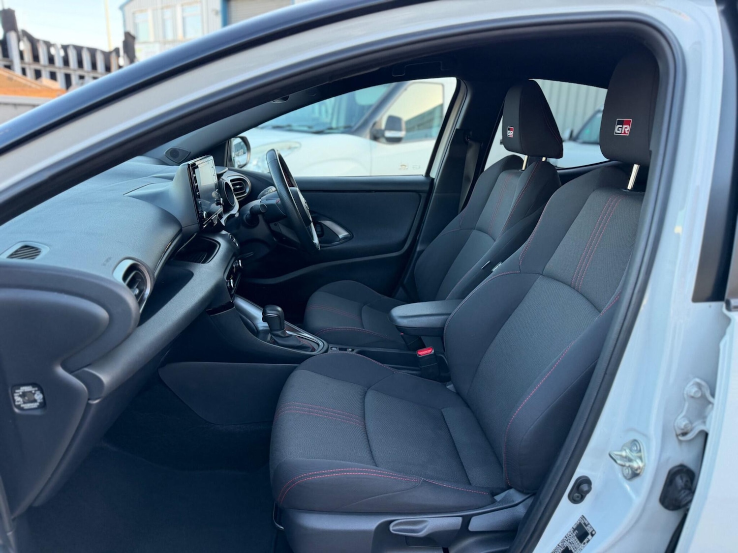 Used Toyota Yaris for sale - 77925170: Photo 9