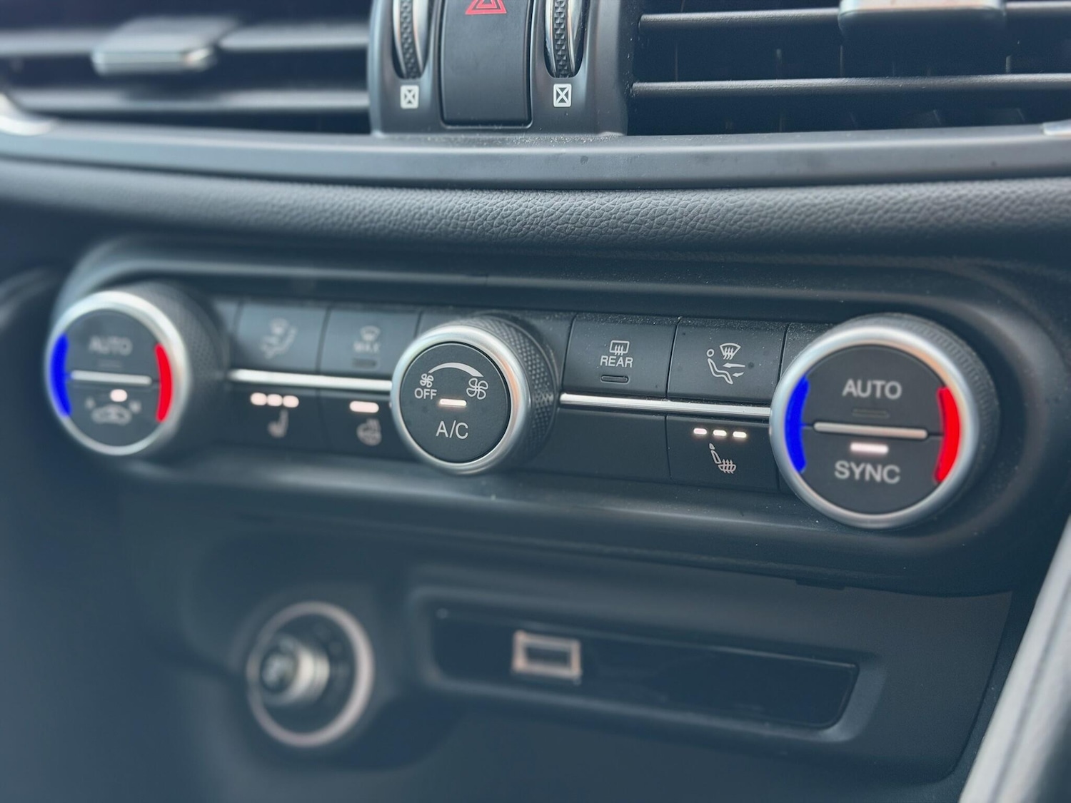 Used Alfa Romeo Giulia 2023 for sale - 77039820: Photo 16