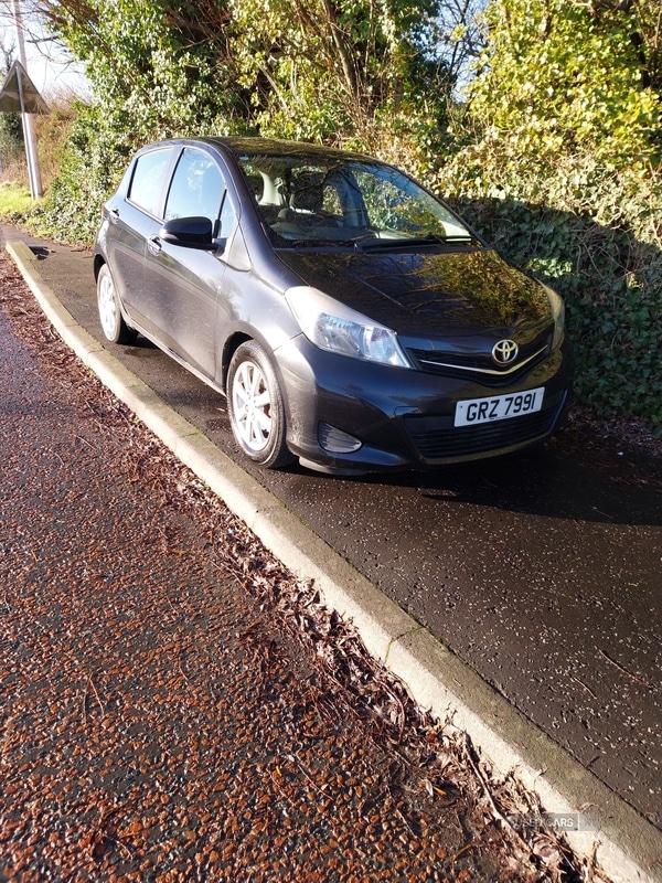 Used Toyota Yaris 2012 for sale - 77192516: Photo 2