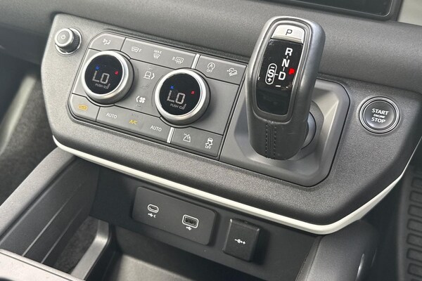 Used Land Rover Defender 110 2022 for sale - 75269459: Photo 13