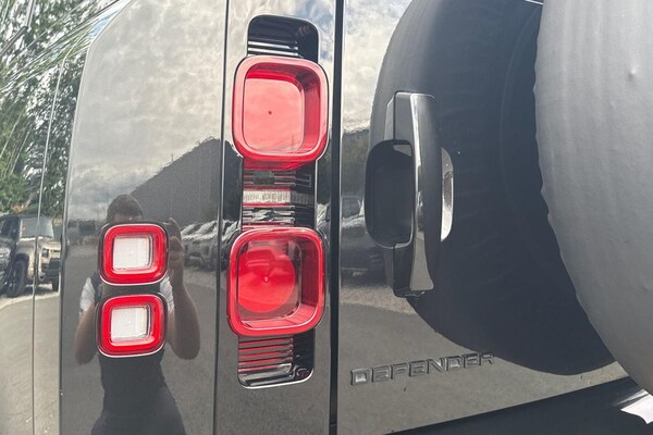 Used Land Rover Defender 110 2022 for sale - 75269459: Photo 19