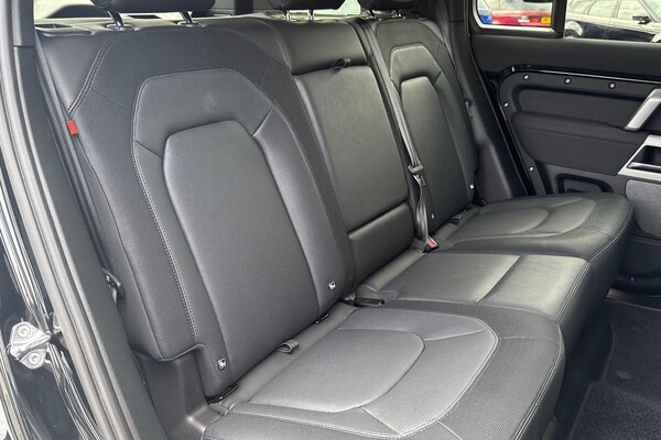 Used Land Rover Defender 110 2022 for sale - 75269459: Photo 32