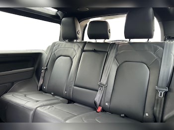Used Land Rover Defender 2025 for sale - 75928557: Photo