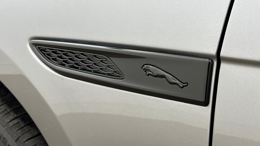 Used Jaguar F-Pace 2023 for sale - 76032233: Photo 15