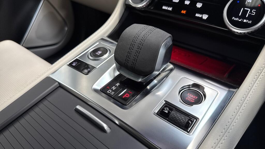 Used Jaguar F-Pace 2023 for sale - 76032233: Photo 18
