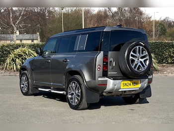 Used Land Rover Defender 110 2024 for sale - 75657236: Photo