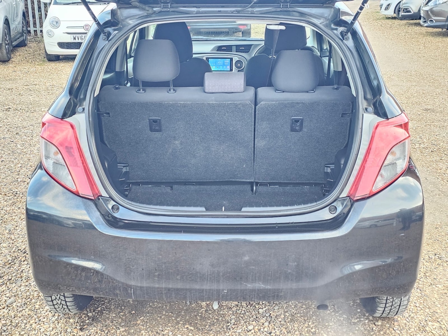 Used Toyota Vitz 2024 for sale - 77312407: Photo 16