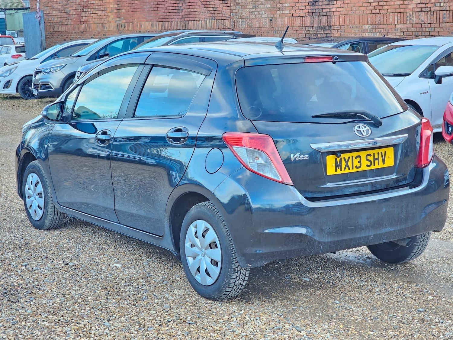 Used Toyota Vitz 2024 for sale - 77312407: Photo 5