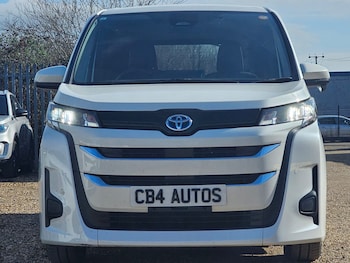 Used Toyota Noah 2022 for sale - 77797415: Photo