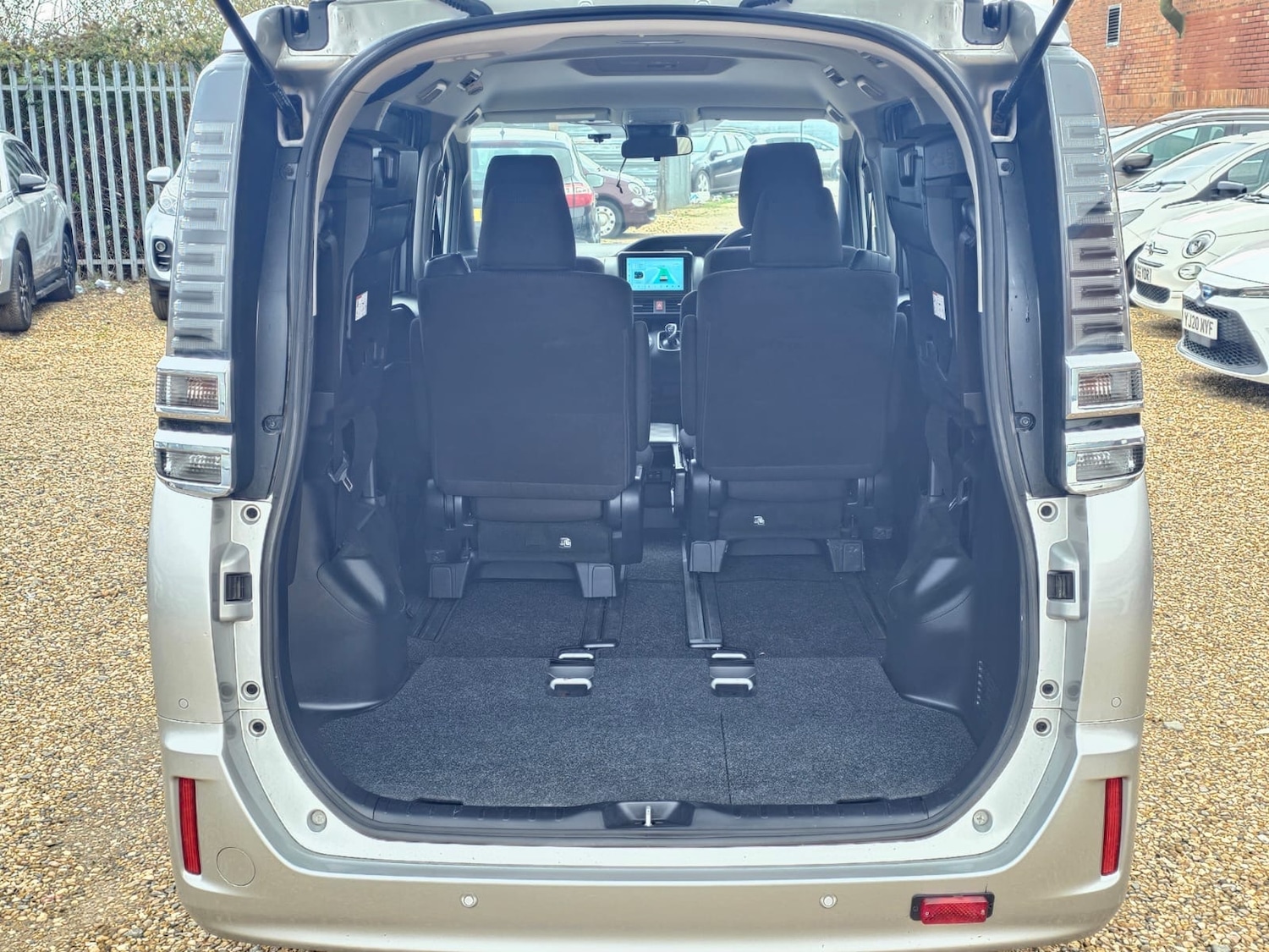 Used Toyota Noah 2025 for sale - 77278462: Photo 18