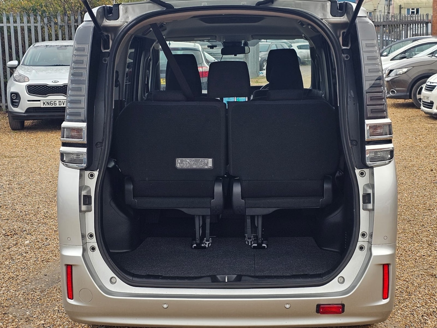 Used Toyota Noah 2025 for sale - 77278462: Photo 19