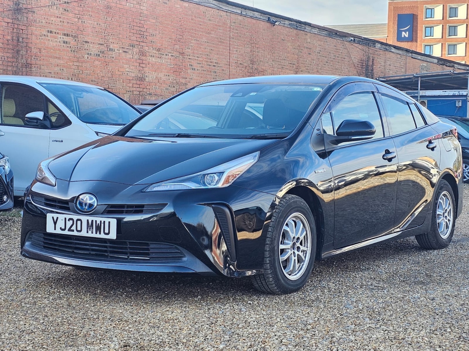 Used Toyota Prius 2020 for sale - 77303994: Photo 2