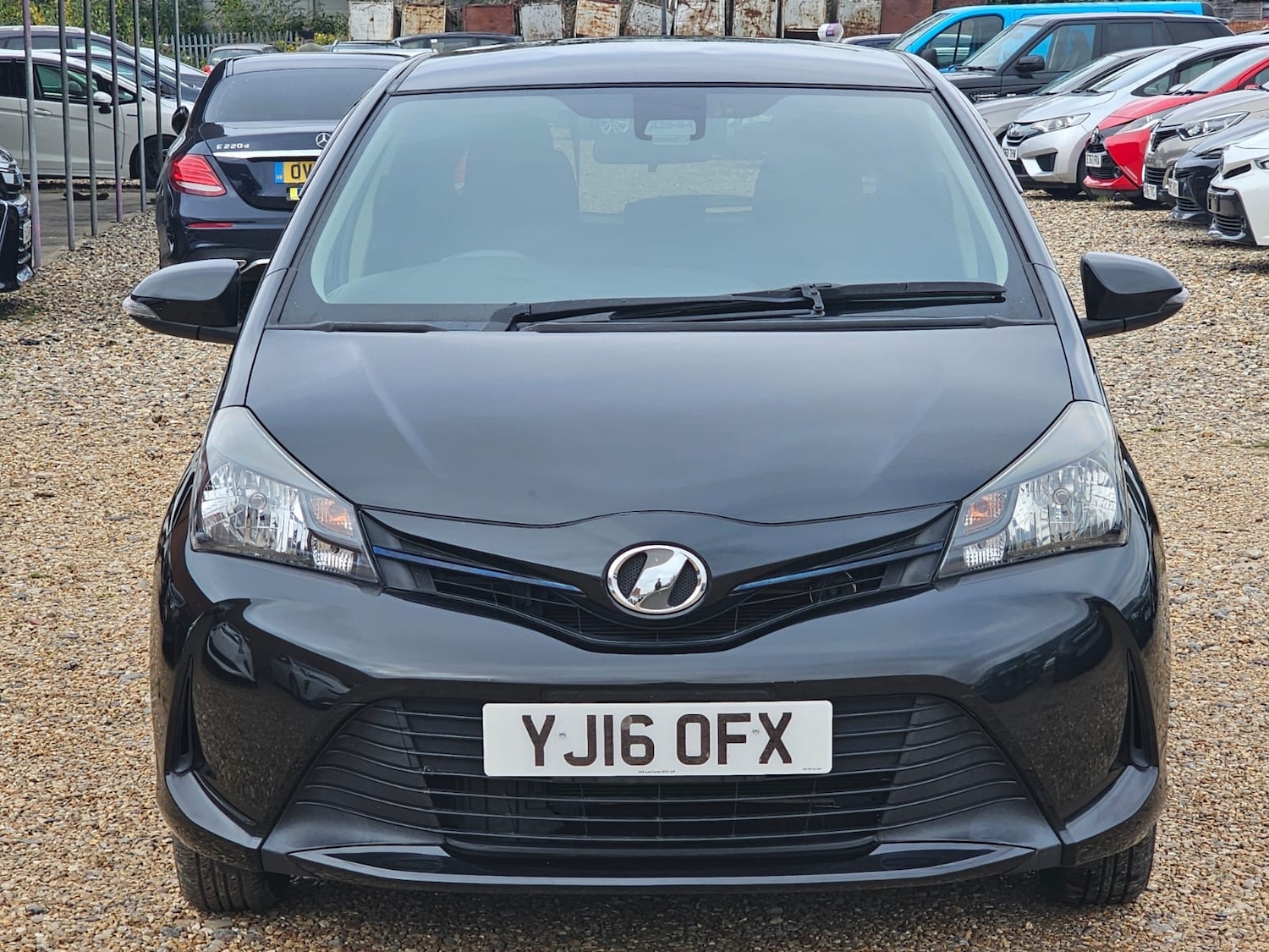 Used Toyota Vitz 2025 for sale - 77318695: Photo 1