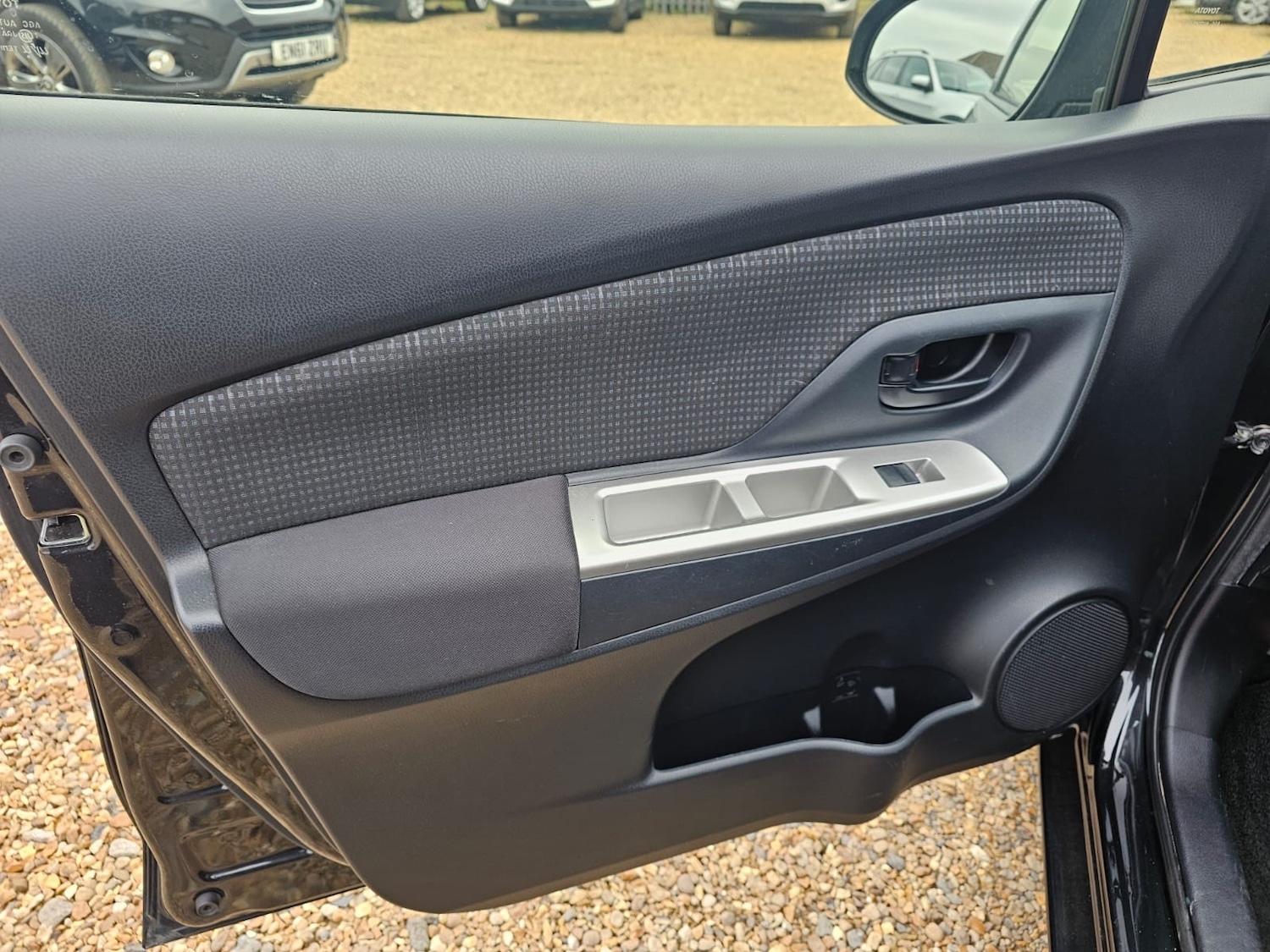 Used Toyota Vitz 2025 for sale - 77318695: Photo 16