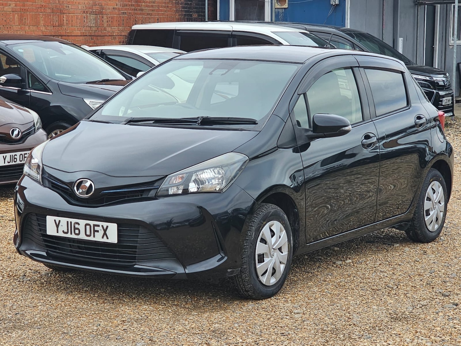 Used Toyota Vitz 2025 for sale - 77318695: Photo 3