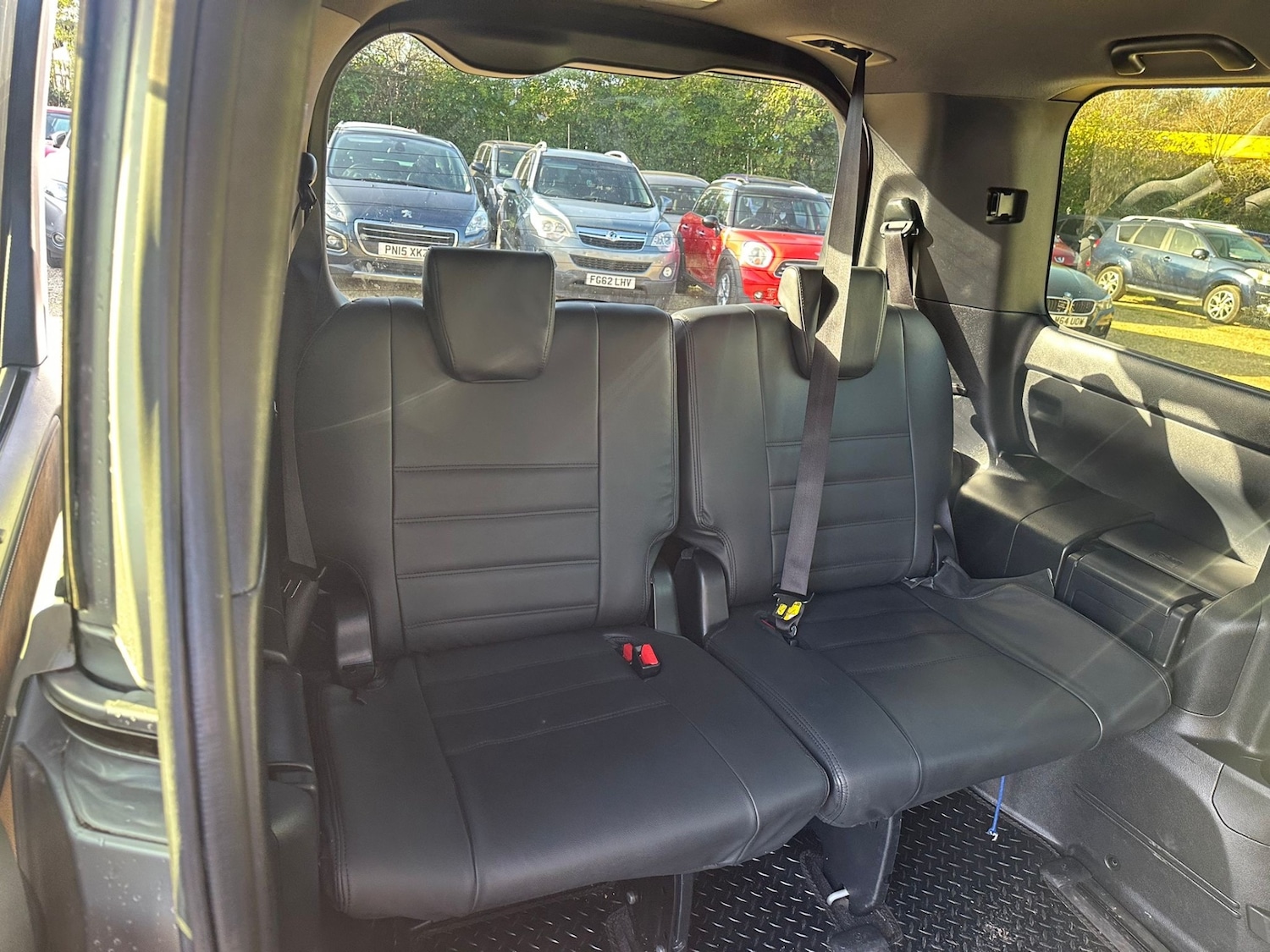 Used Toyota Noah 2025 for sale - 77303984: Photo 14