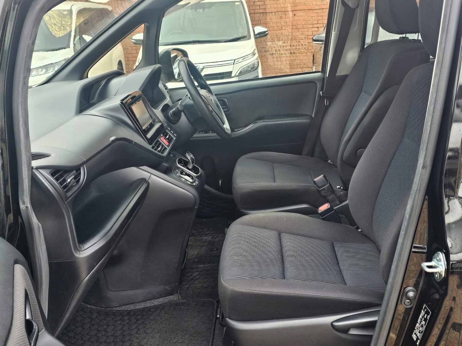 Used Toyota Noah 2026 for sale - 78057511: Photo 17