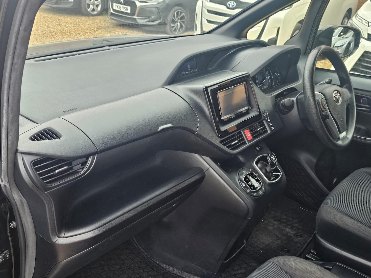 Used Toyota Noah 2026 for sale - 78057511: Photo 18