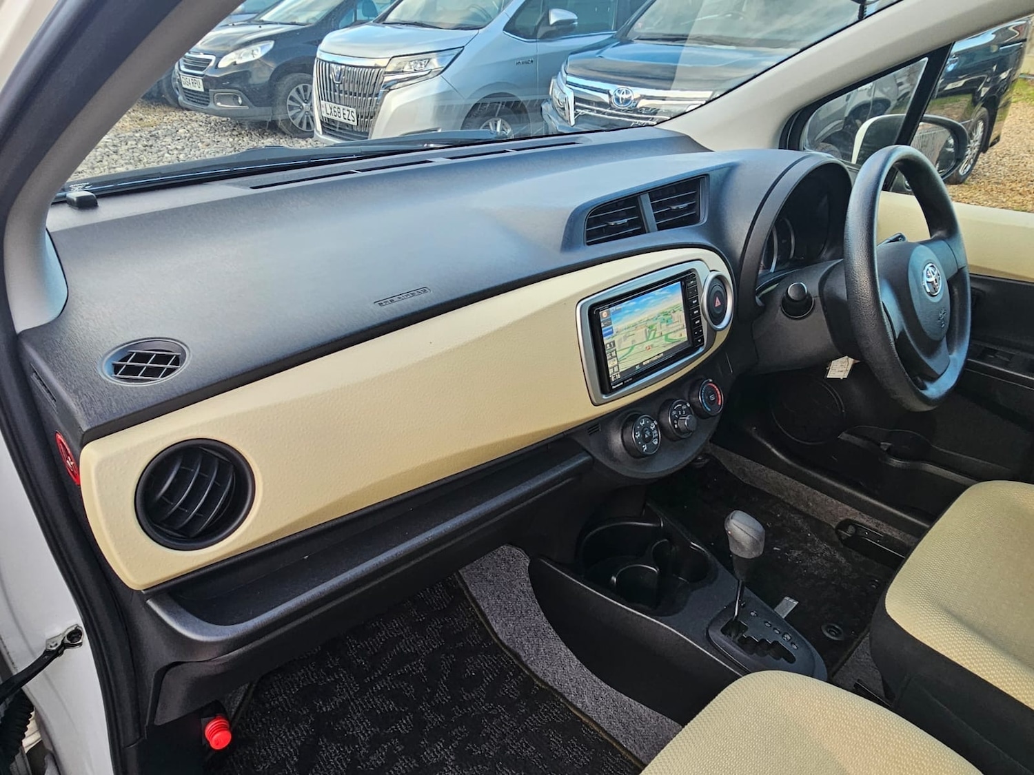 Used Toyota Vitz 2025 for sale - 77312262: Photo 11