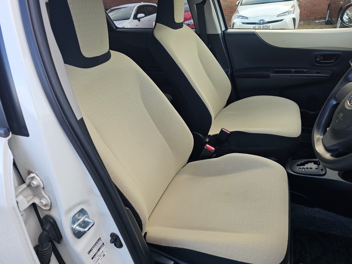 Used Toyota Vitz 2025 for sale - 77312262: Photo 12