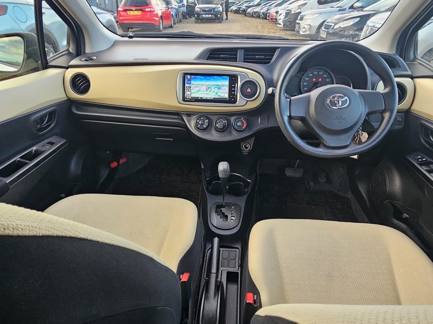 Used Toyota Vitz 2025 for sale - 77312262: Photo 9