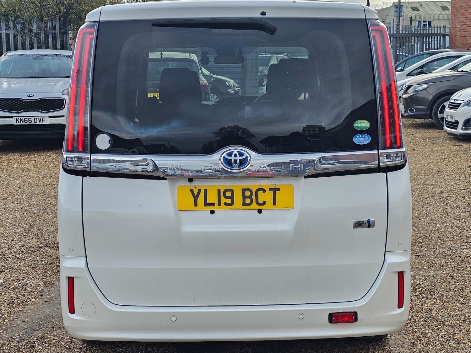 Used Toyota Noah 2025 for sale - 77312503: Photo 11