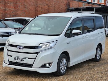 Used Toyota Noah 2019 for sale - 77312503: Photo