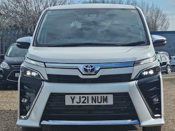 Used Toyota Noah 2021 for sale - 77736044: Photo