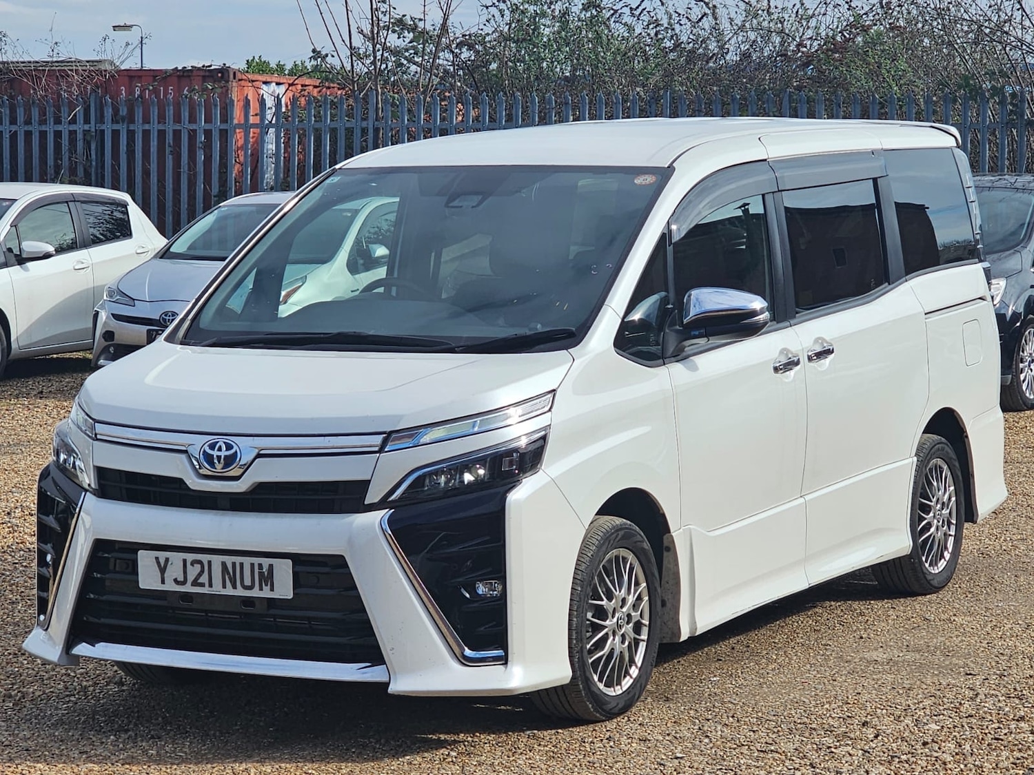Used Toyota Noah 2026 for sale - 77736044: Photo 2