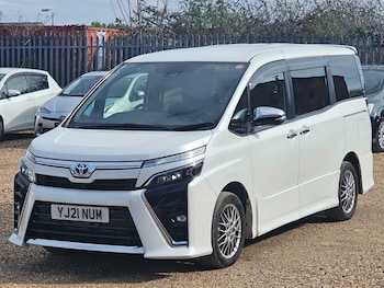 Used Toyota Noah 2021 for sale - 77736044: Photo
