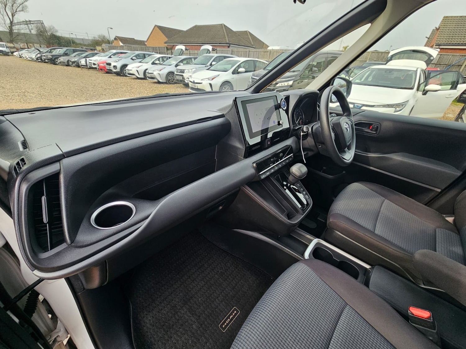 Used Toyota Noah for sale - 77997375: Photo 13