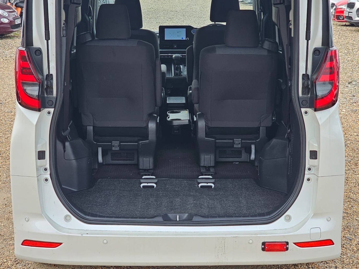 Used Toyota Noah for sale - 77997375: Photo 18