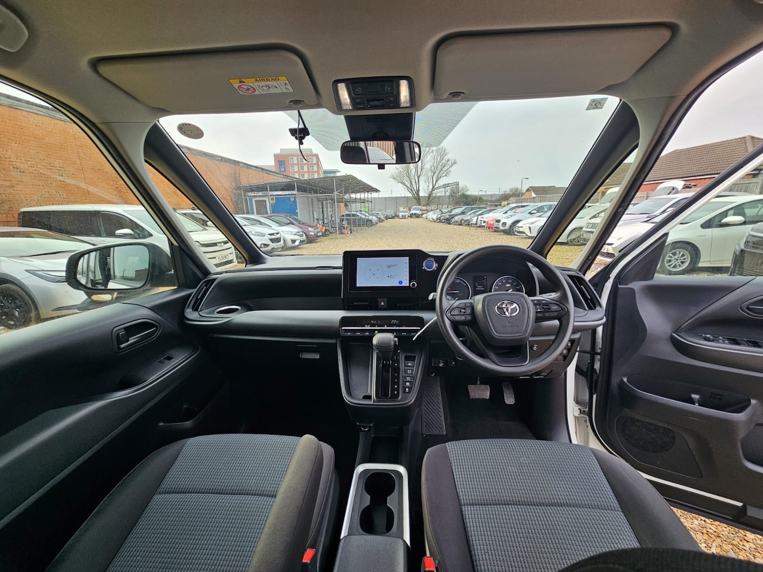 Used Toyota Noah for sale - 77997375: Photo 8