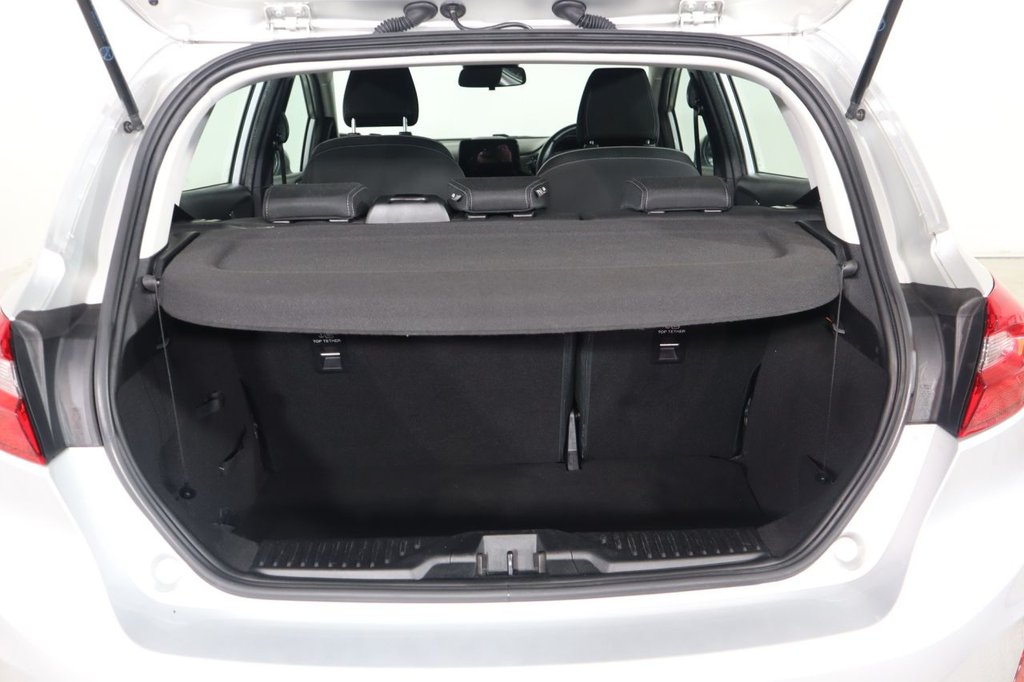 Used Ford Fiesta 2017 for sale - 77680603: Photo 9