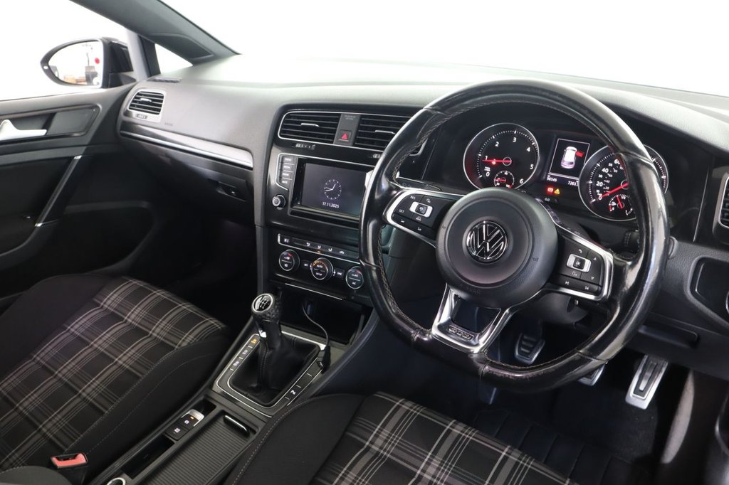 Used Volkswagen Golf 2014 for sale - 76604886: Photo 16