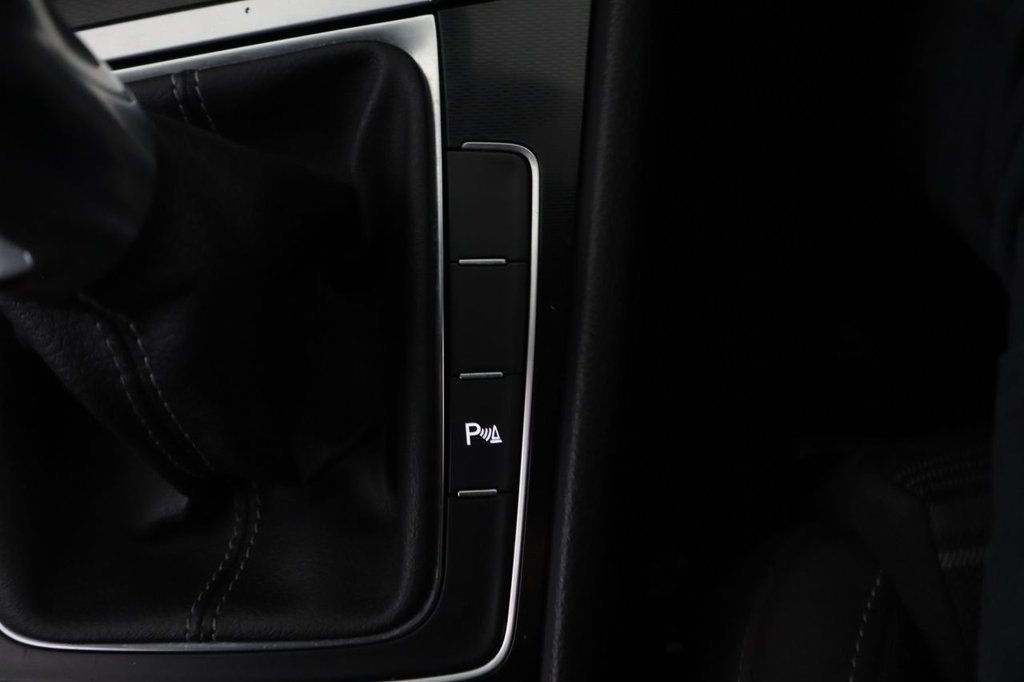 Used Volkswagen Golf 2014 for sale - 76604886: Photo 21