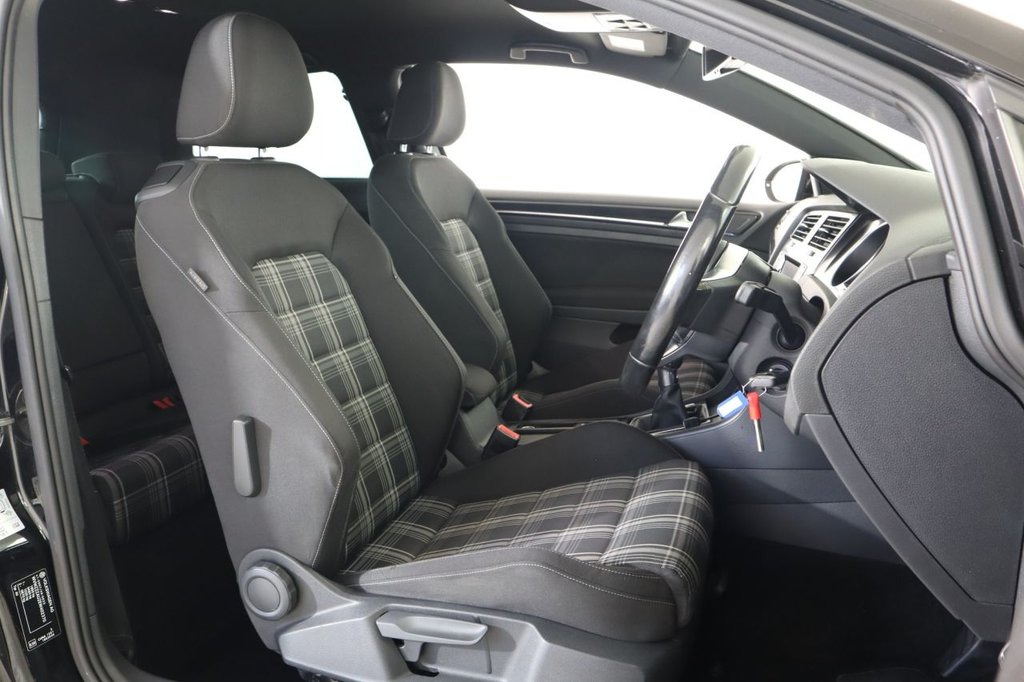 Used Volkswagen Golf 2014 for sale - 76604886: Photo 39