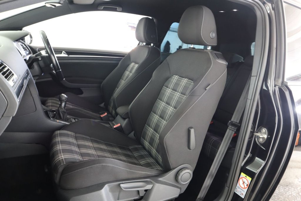 Used Volkswagen Golf 2014 for sale - 76604886: Photo 41