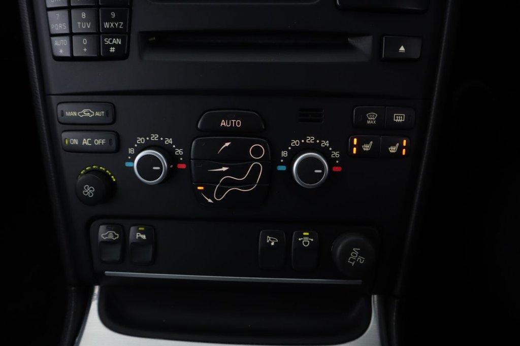 Used Volvo XC90 2014 for sale - 78043927: Photo 25