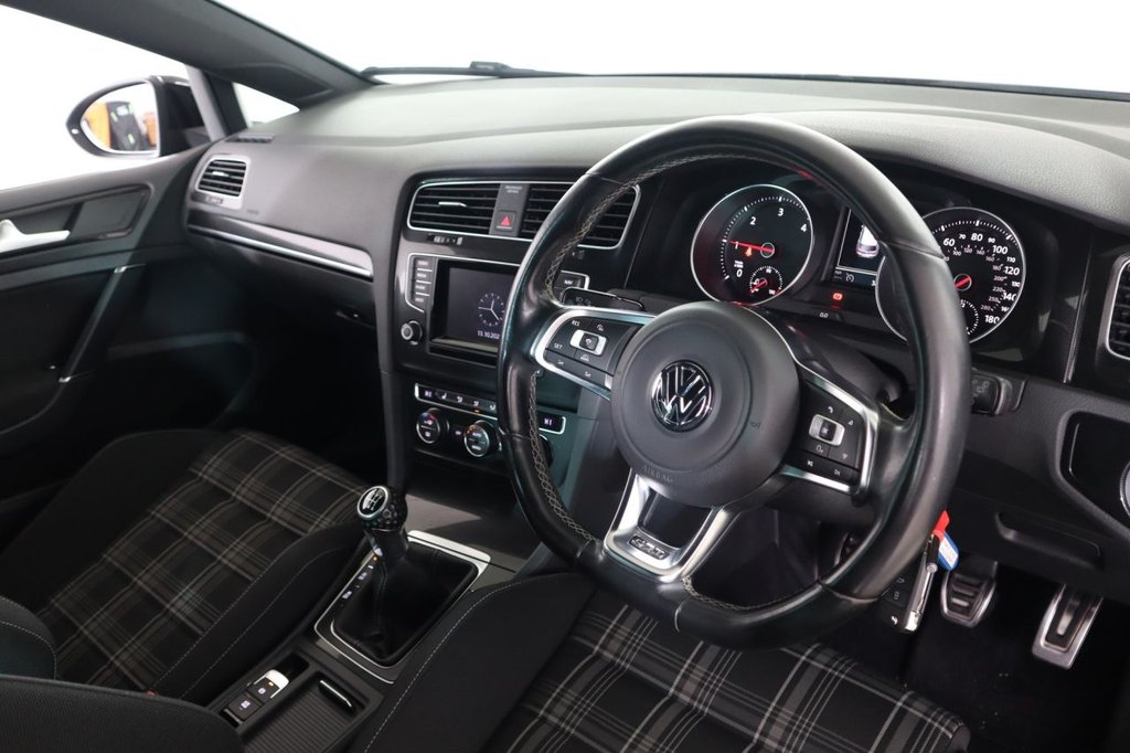Used Volkswagen Golf 2015 for sale - 76256472: Photo 16