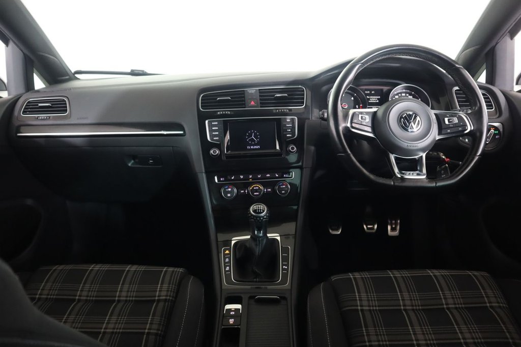 Used Volkswagen Golf 2015 for sale - 76256472: Photo 17