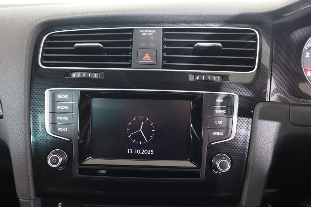 Used Volkswagen Golf 2015 for sale - 76256472: Photo 32