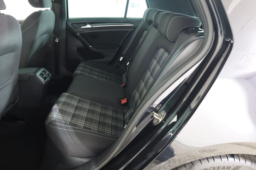 Used Volkswagen Golf 2015 for sale - 76256472: Photo 41