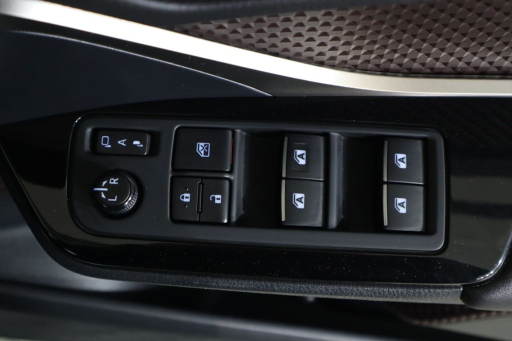 Used Toyota C-HR 2017 for sale - 77111132: Photo 32