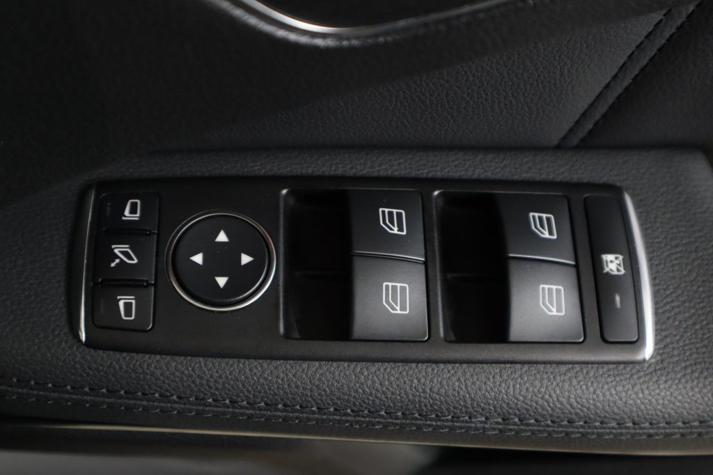 Used Mercedes-Benz E Class 2013 for sale - 76711089: Photo 35